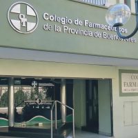 El Colegio de Farmacéuticos bonaerense advierte que el DNU pone en