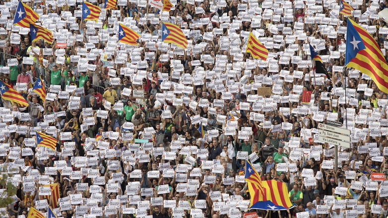Barcelona 21/10/2017 Manifestación por la libertad de Jordi Sánchez y Jordi Cuixart en Passeig de Gràcia con la presencia de Puigdemont , Junqueras , Forcadell ... Foto Ferran Nadeu
