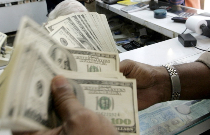 Uruguay El Dolar Aumento Un 2 55 Por La Crisis Argentina Uruguay En El Mercado Local Dólar Interbancario Se Ubicó 29 959 Promedio Es Decir 2 07 Por Encima Del Lunes