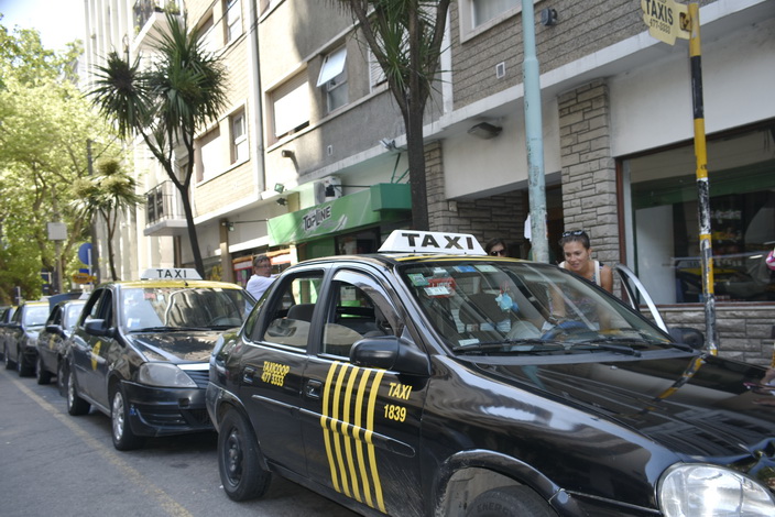 La Comisión de Legislación aprobó el un aumento del 25% en la tarifa de los taxis de Mar del Plata – El retrato de Hoy