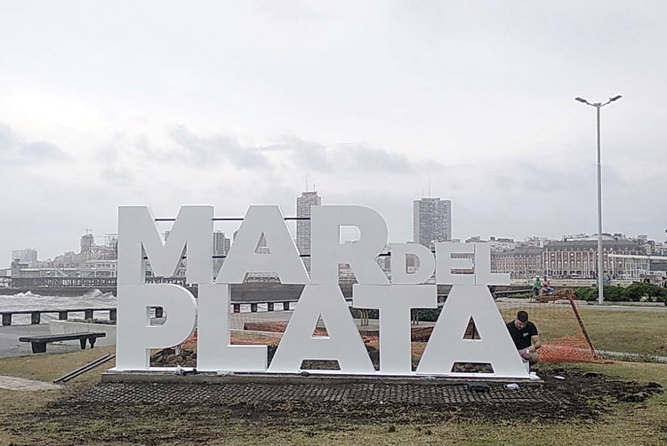 Instalan en Mar del Plata el primer “selfie point” en el Paseo Dávila – El retrato de Hoy