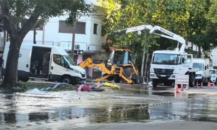 Finalizó la reparación del caño de agua y se normaliza el servicio en un amplio sector de Mar del Plata